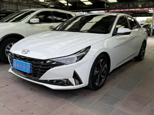 Hyundai Elantra, 2023