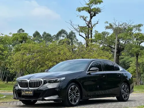 BMW 5-Series, 2026