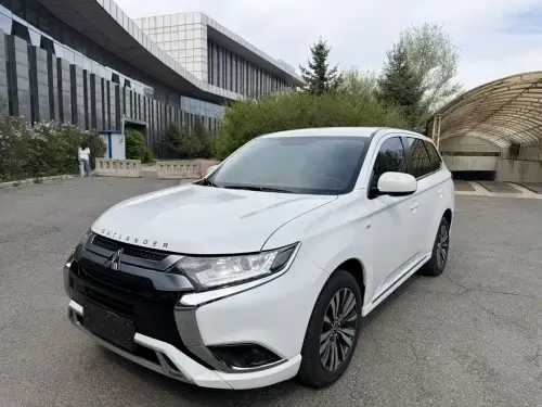 Mitsubishi Outlander, 2022