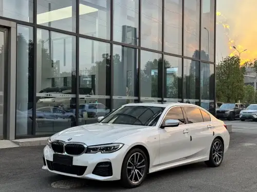 BMW 3-Series, 2022