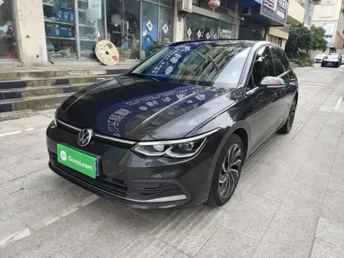 Volkswagen Golf, 2022