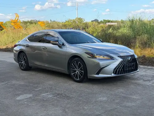 Lexus ES, 2023