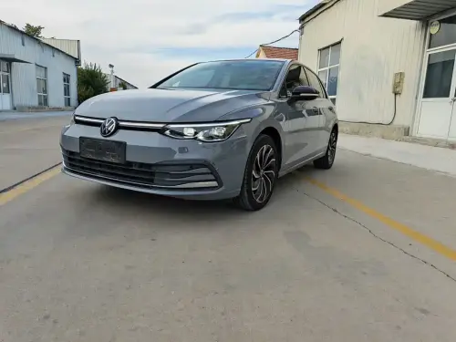 Volkswagen Golf, 2022