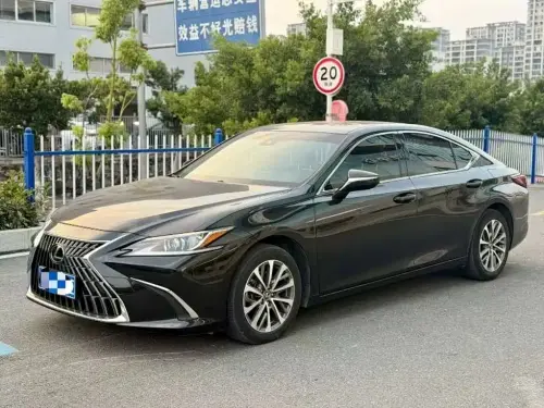 Lexus ES, 2023