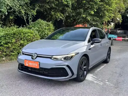 Volkswagen Golf, 2024