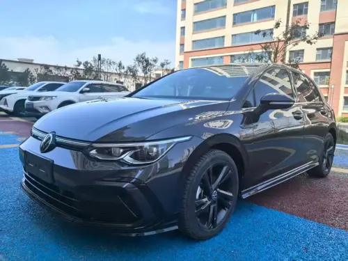 Volkswagen Golf, 2023