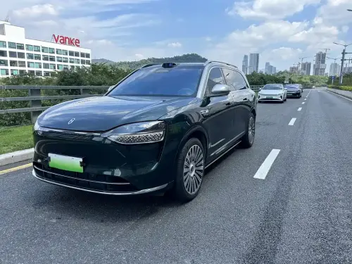 AITO M9, 2025