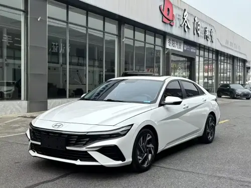 Hyundai Elantra, 2023