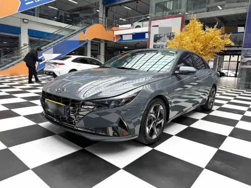 Hyundai Elantra, 2022