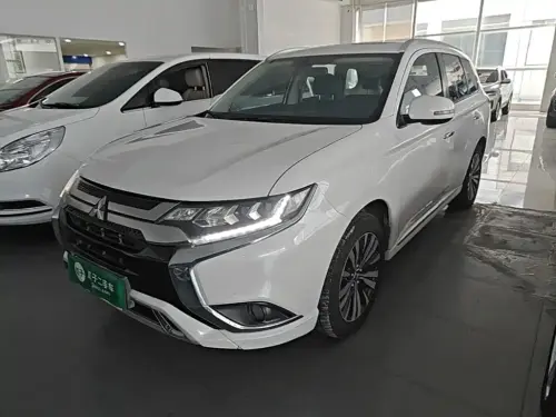Mitsubishi Outlander, 2021