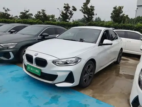 BMW 1-Series, 2022