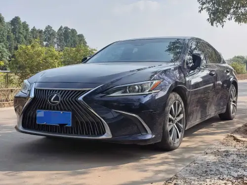 Lexus ES, 2020