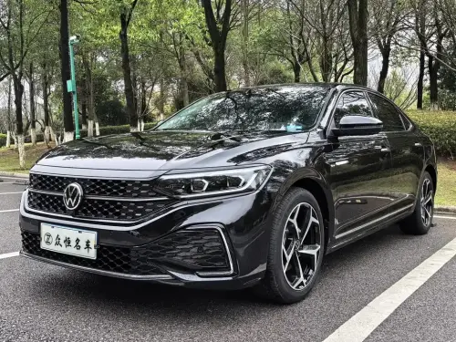 Volkswagen Passat, 2023