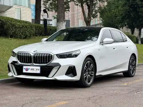 BMW 5-Series, 2024