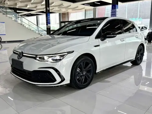 Volkswagen Golf, 2023