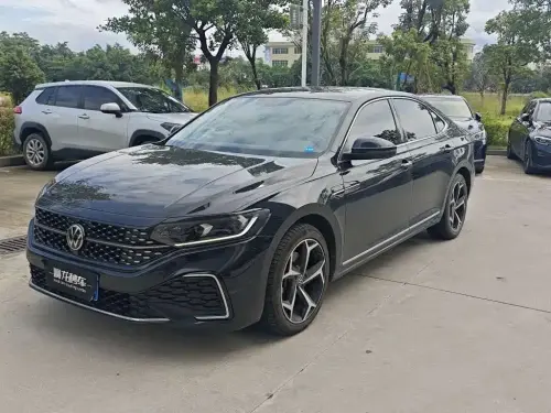 Volkswagen Passat, 2023