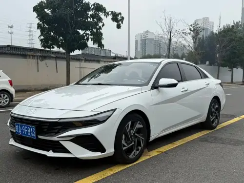 Hyundai Elantra, 2024