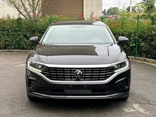 Volkswagen Passat, 2023