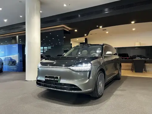 AITO M9, 2025