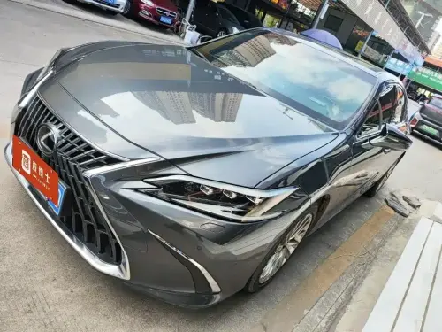 Lexus ES, 2023
