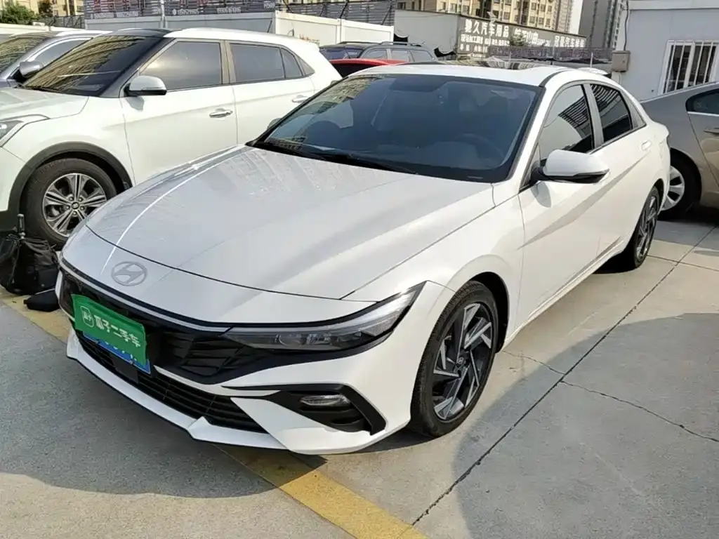 Hyundai Elantra, 2024