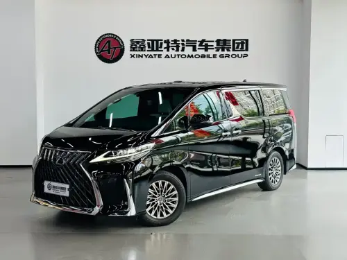 Lexus LM, 2022
