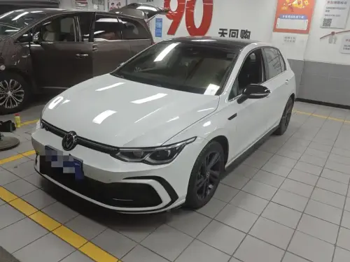 Volkswagen Golf, 2022