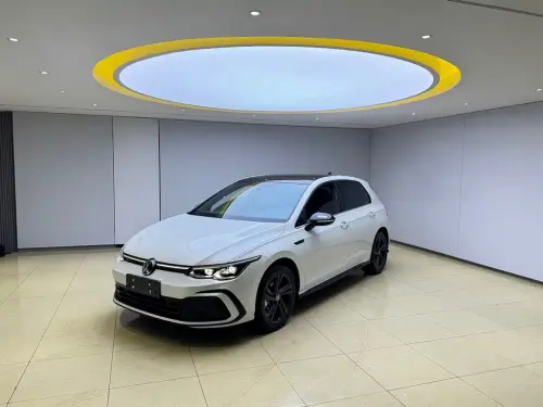 Volkswagen Golf, 2022
