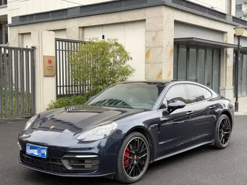 Porsche Panamera, 2022