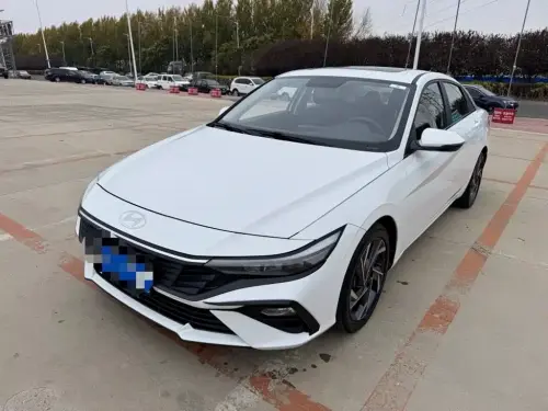 Hyundai Elantra, 2024