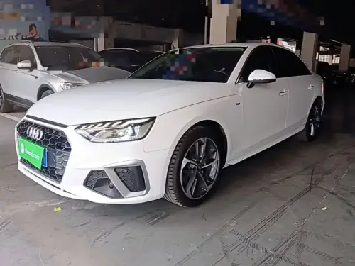 Audi A4, 2022