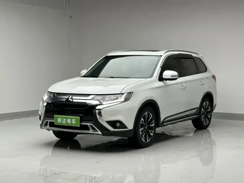 Mitsubishi Outlander, 2020