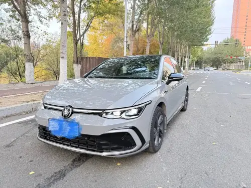 Volkswagen Golf, 2023
