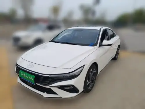 Hyundai Elantra, 2025