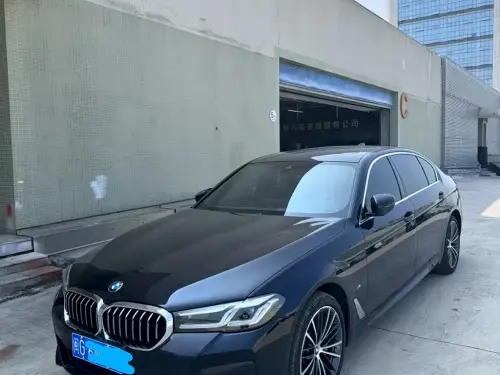 BMW 5-Series, 2022