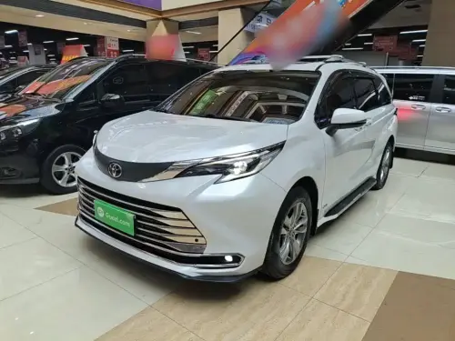 Toyota Sienna, 2024