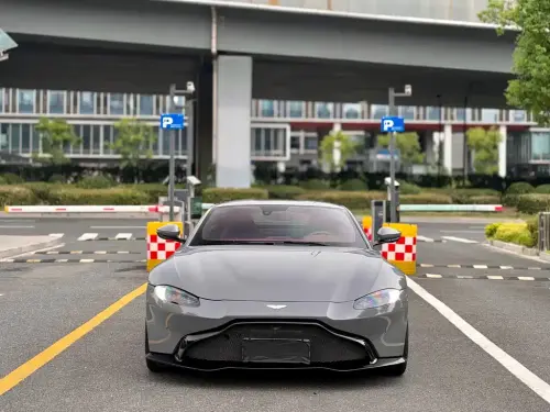 Aston Martin V8 Vantage, 2023