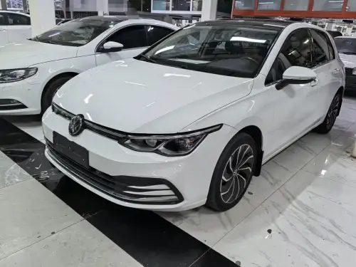 Volkswagen Golf, 2022