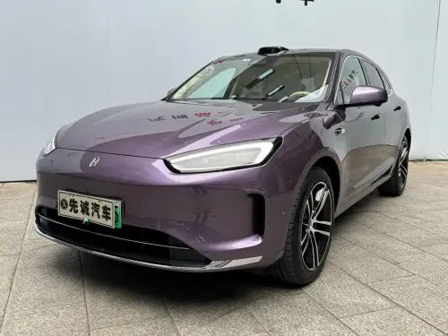 AITO M5, 2025