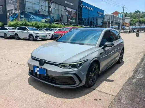 Volkswagen Golf, 2022