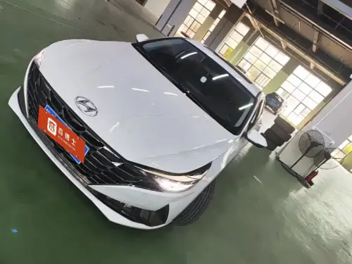Hyundai Elantra, 2022
