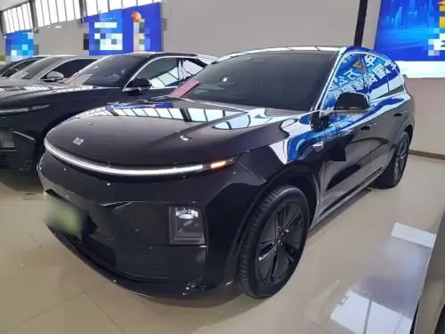 Li Auto L6, 2025