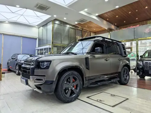 Land Rover Defender, 2023
