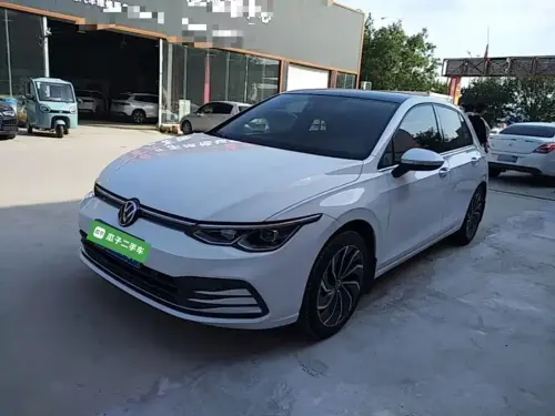 Volkswagen Golf, 2022