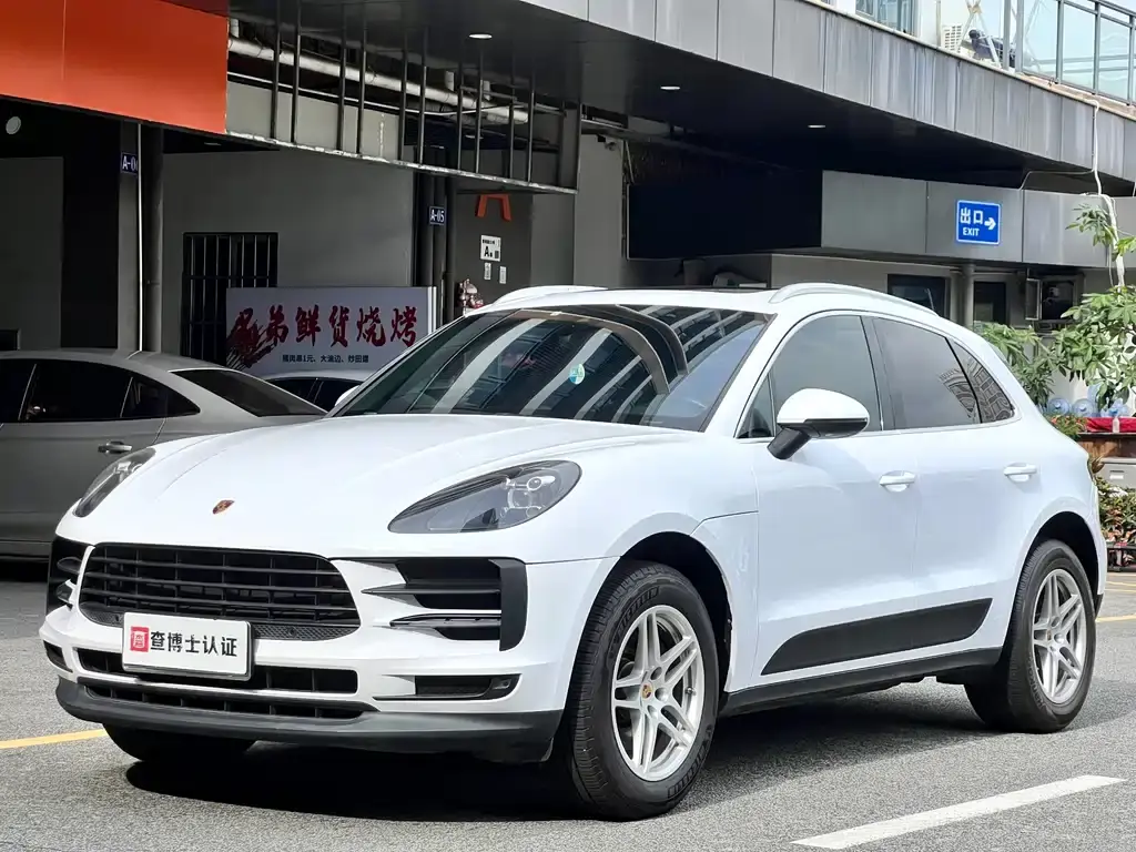 Porsche Macan, 2021