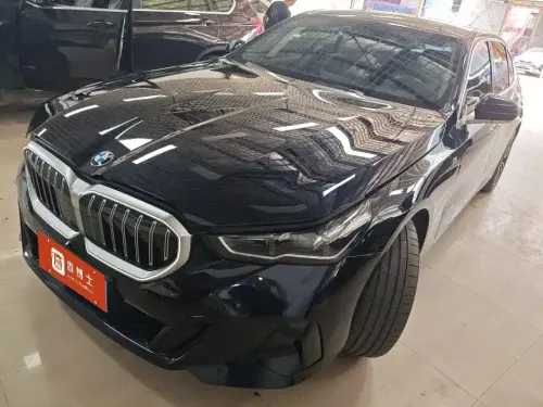 BMW 5-Series, 2025