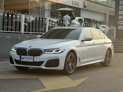 BMW 5-Series, 2022