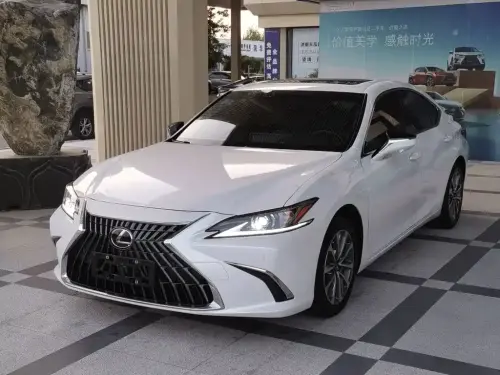 Lexus ES, 2024