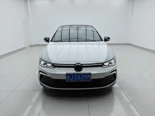 Volkswagen Golf, 2023