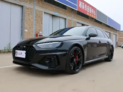 Audi RS4, 2025